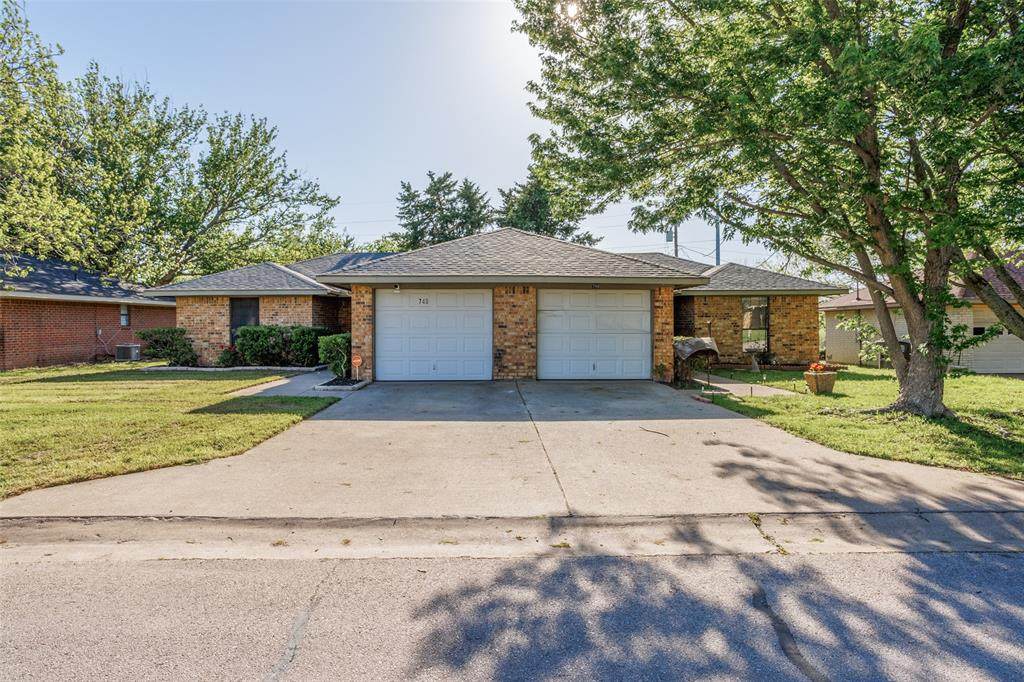 746 Prairie Creek Drive - Photo 1