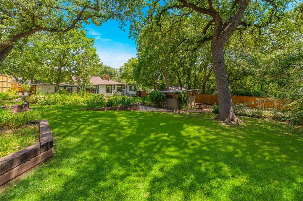 616 Woodland Street - Photo 1