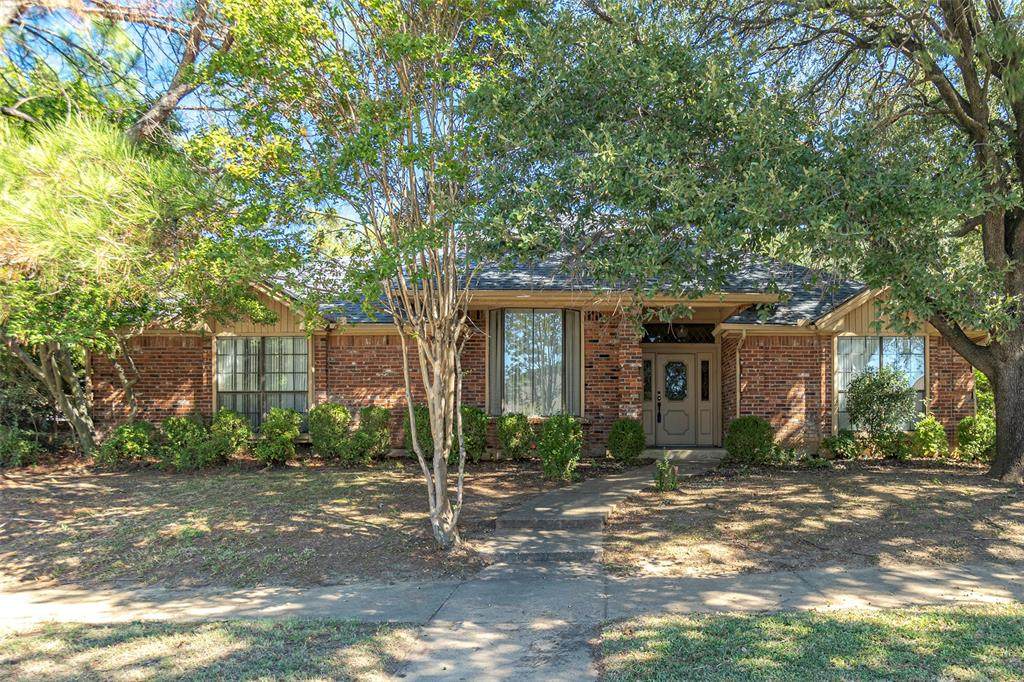 3704 Westview Drive - Photo 1