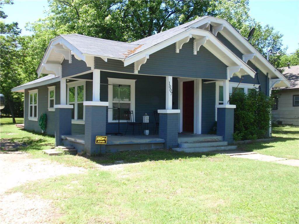 1007 Granbury Street - Photo 1