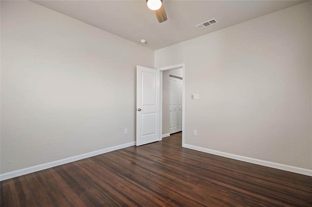 820 College Street - Photo 1