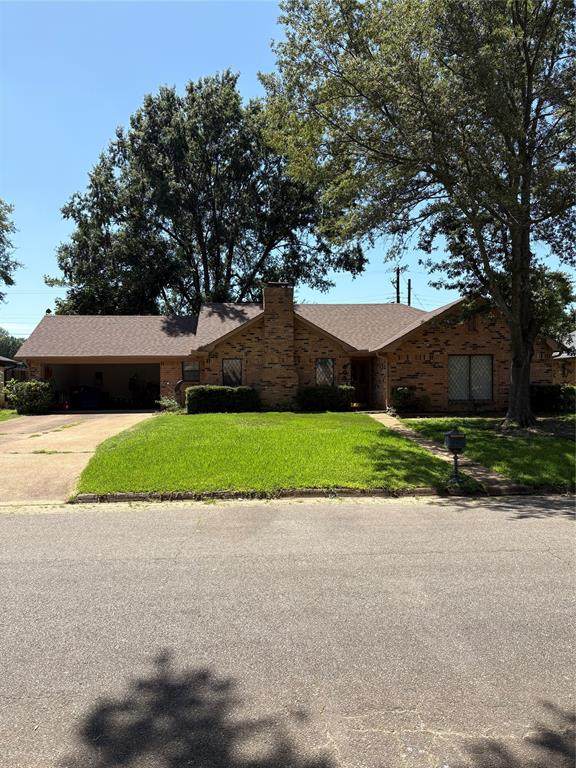 605 32nd Street - Photo 1