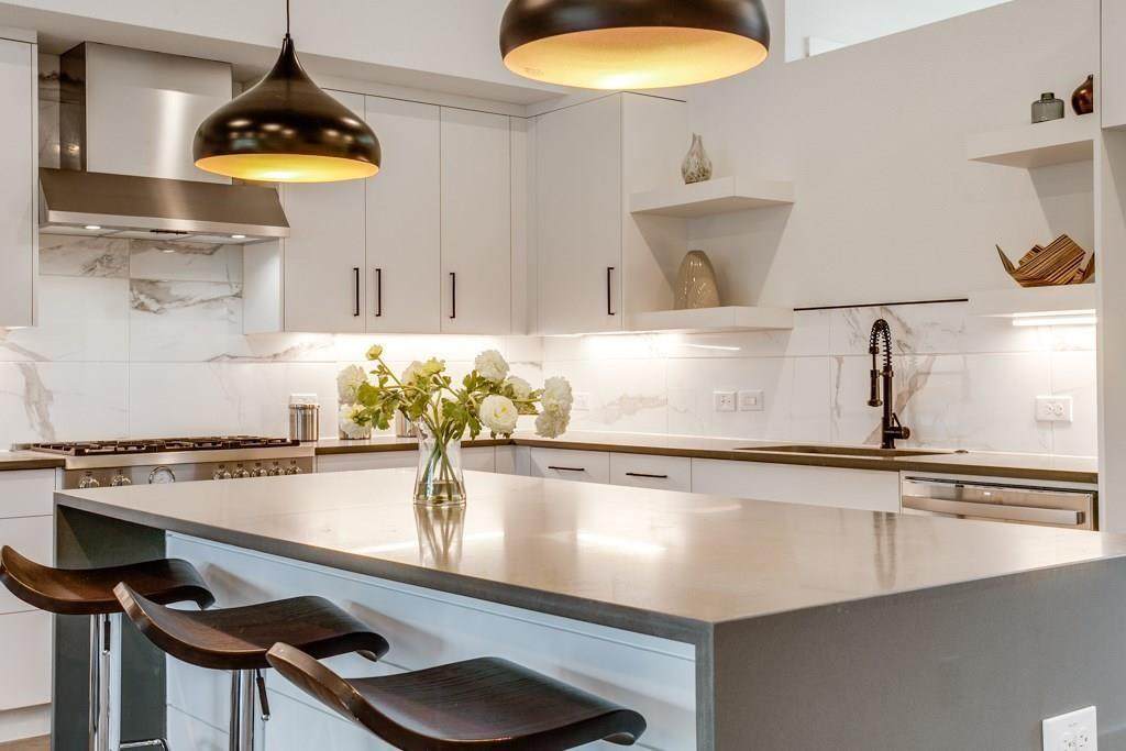 1901 Carroll Avenue - Photo 1