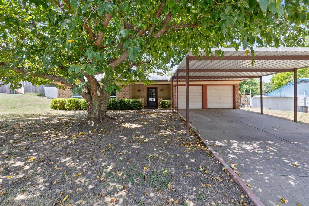 308 Clearwood Drive - Photo 1