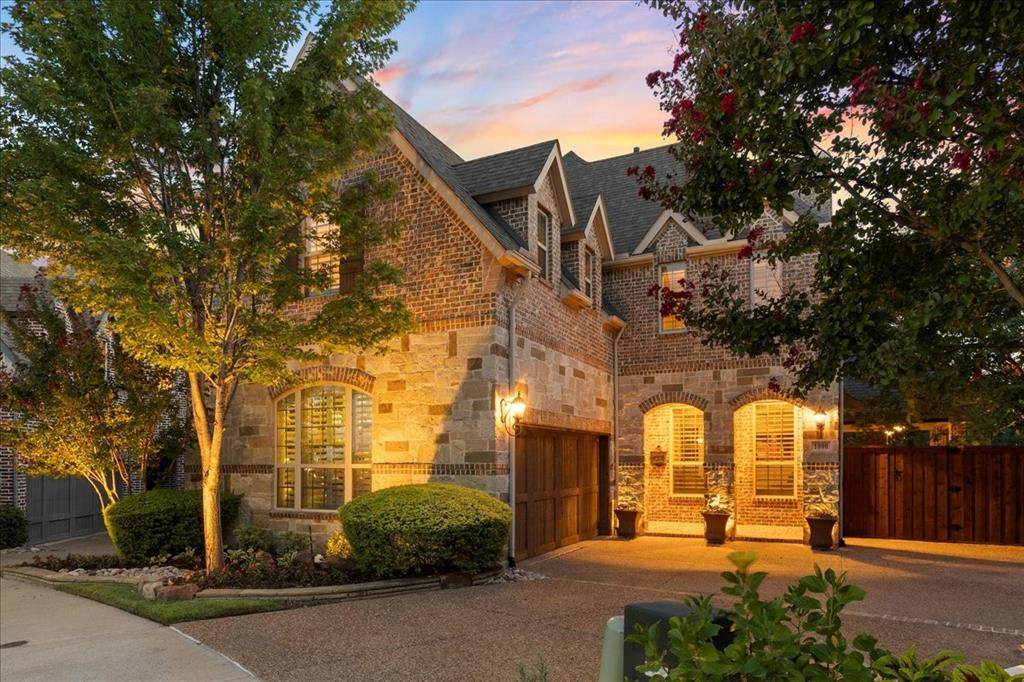 1000 The Lakes Boulevard - Photo 1