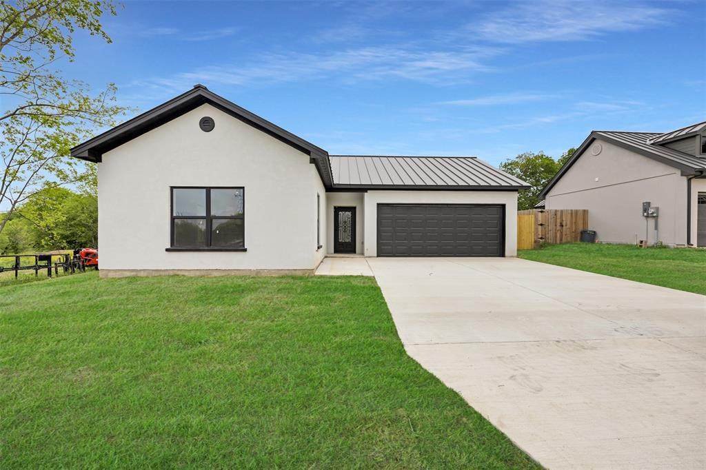 409 Dallas Street - Photo 1