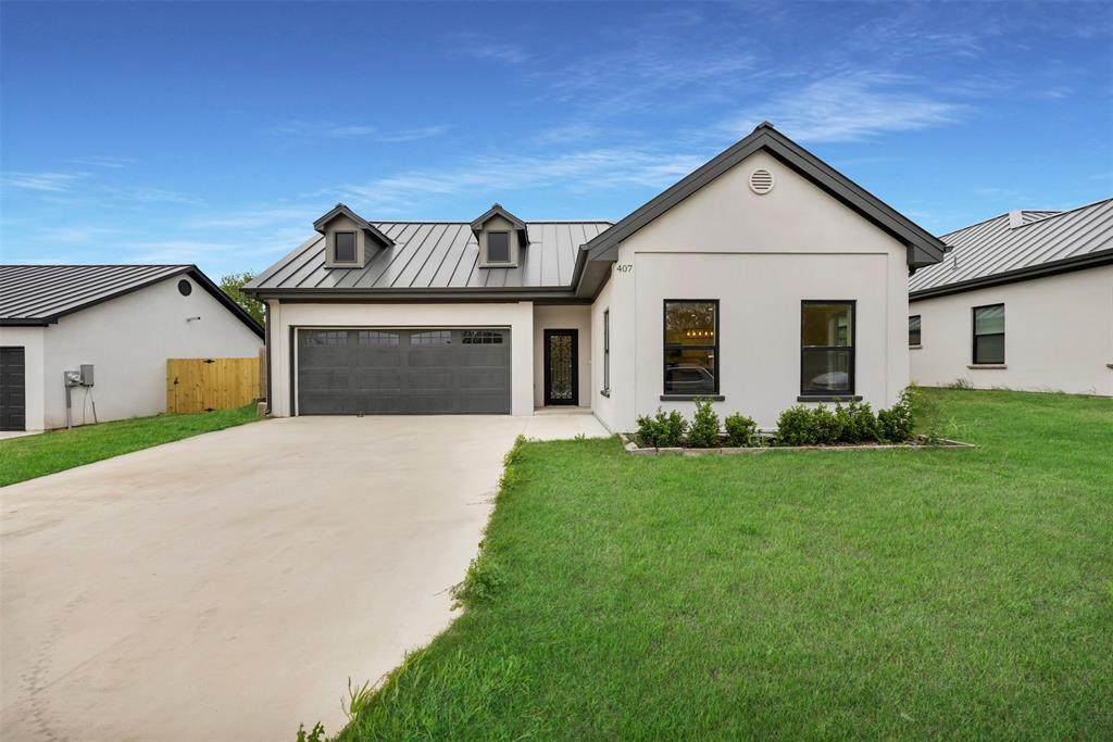 407 Dallas Street - Photo 1