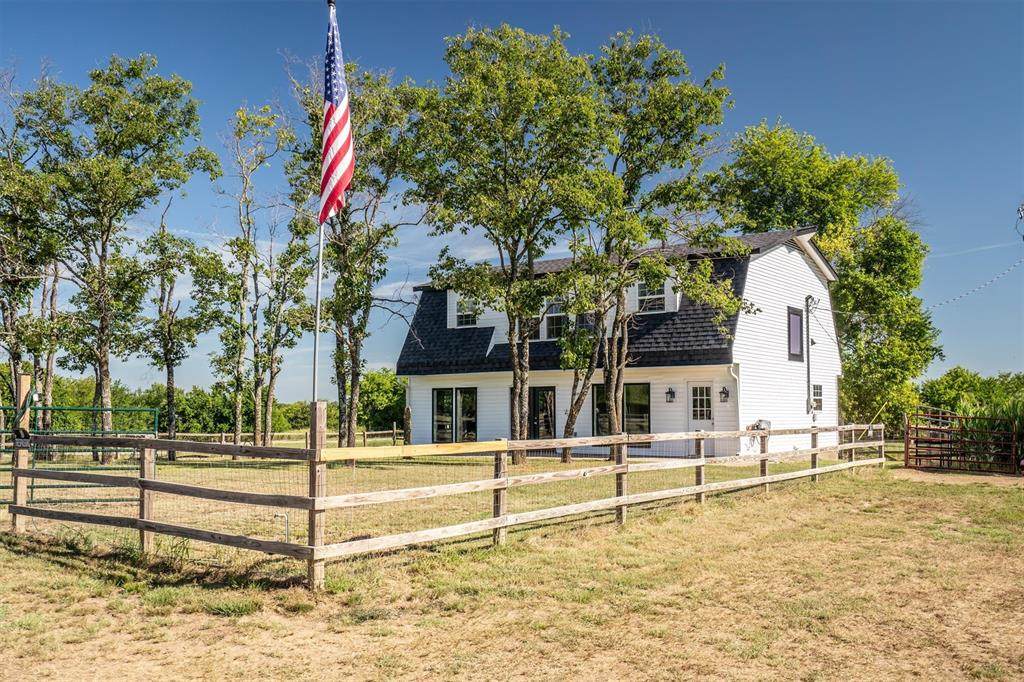 3139 Farm Road 3134 - Photo 1