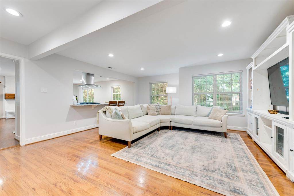 9869 Kingsman Drive - Photo 1