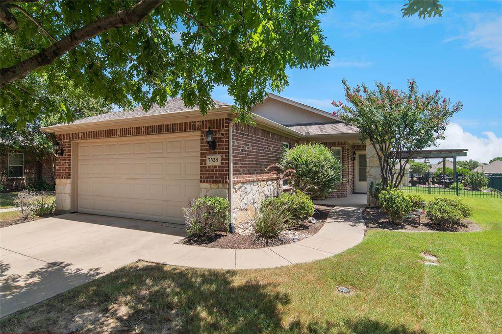 7528 Birmingham Forest Drive - Photo 1