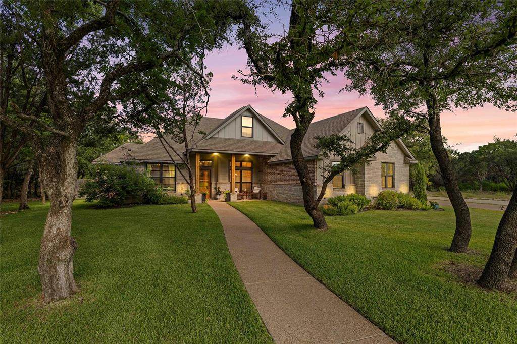 1124 Queen Elizabeth Drive - Photo 1