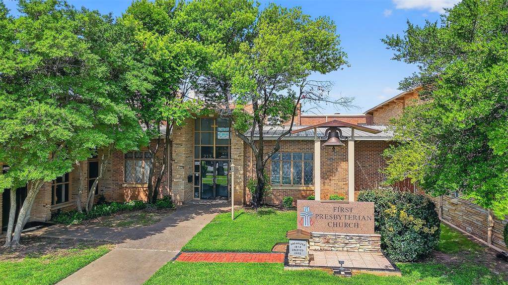 213 Burnett Avenue - Photo 1