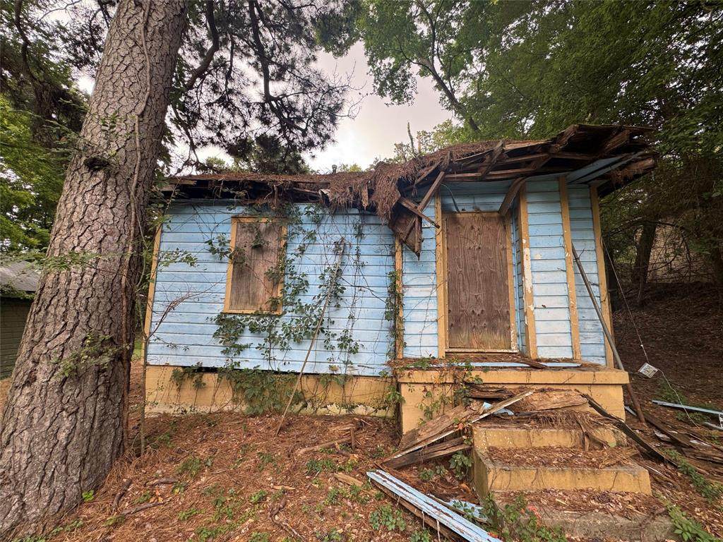 3733 Sumner Street - Photo 1