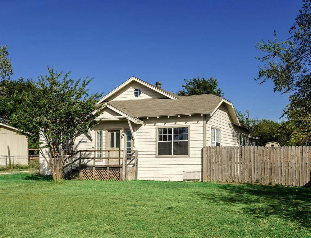 1322 Powell Parkway - Photo 1