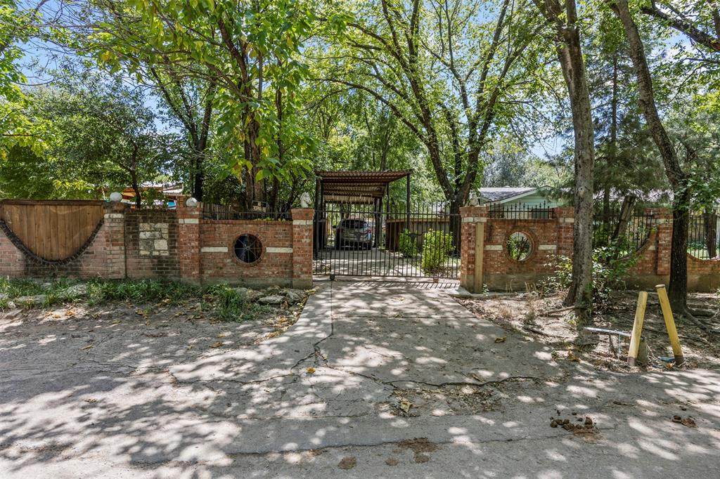 1152 Elva Warren Street - Photo 1