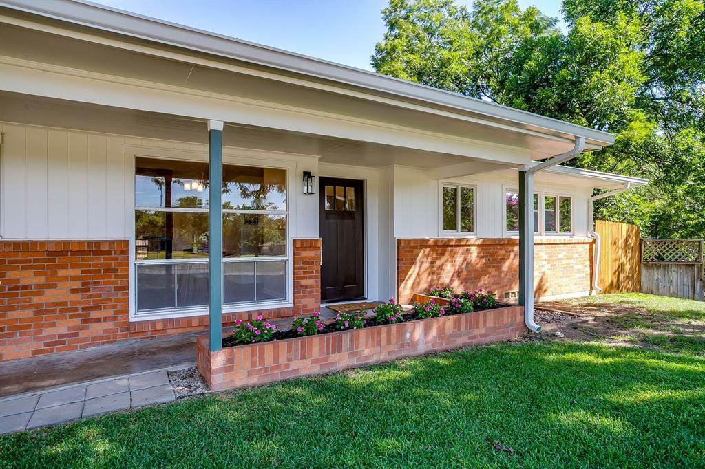 209 Hill Drive - Photo 1