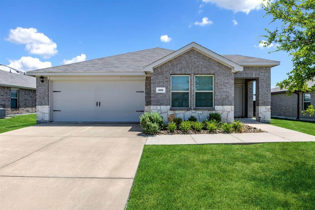 206 Wrangler Drive - Photo 1