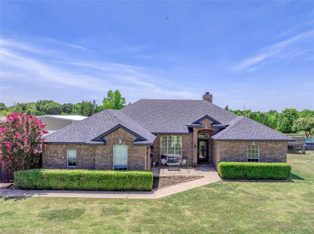 735 Meadowview Circle - Photo 1