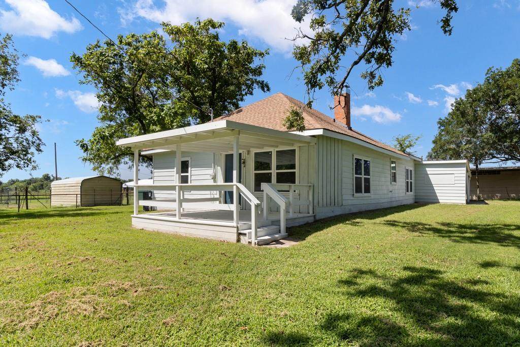 3607 Nw County Road 1100 - Photo 1