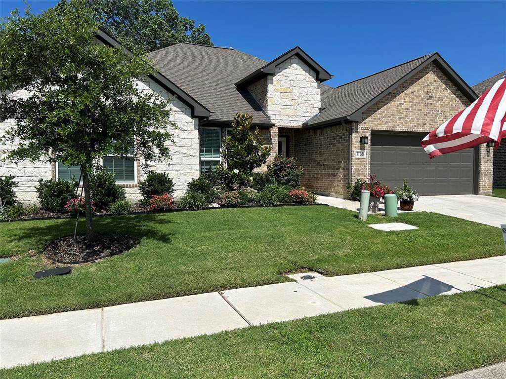 1135 Vintage Avenue - Photo 1