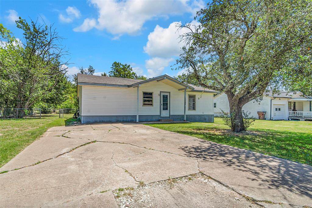 104 6th Street - Photo 1