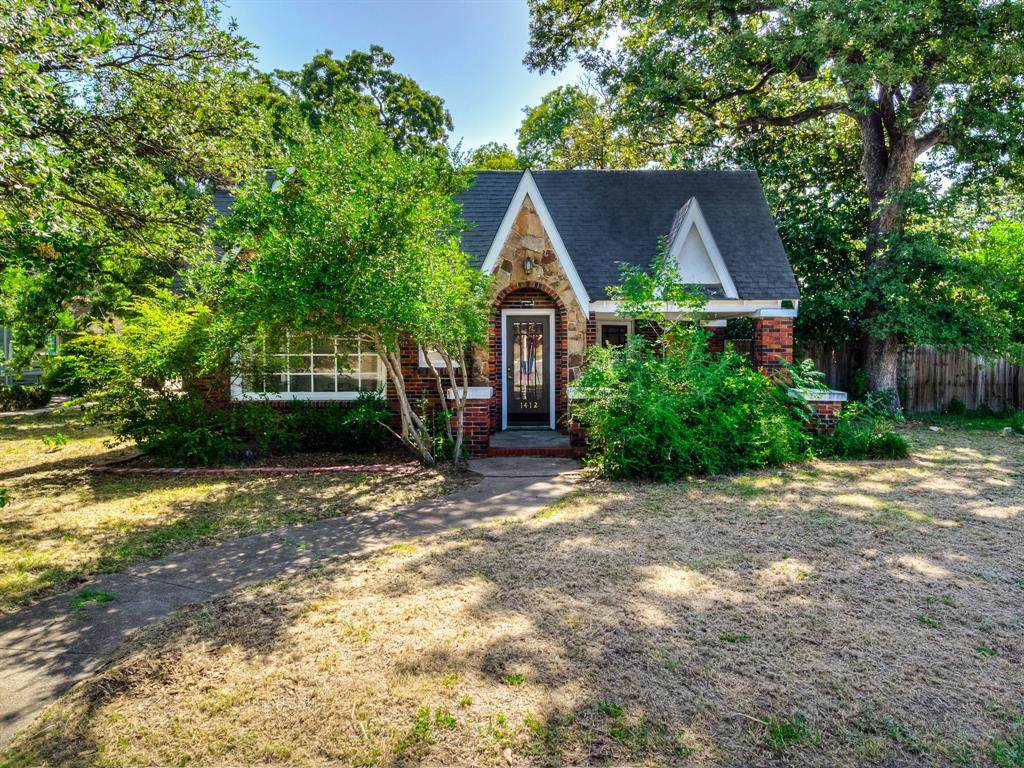 1412 Riverside Drive - Photo 1