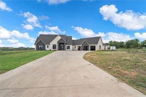 2798 Mockingbird Lane - Photo 1