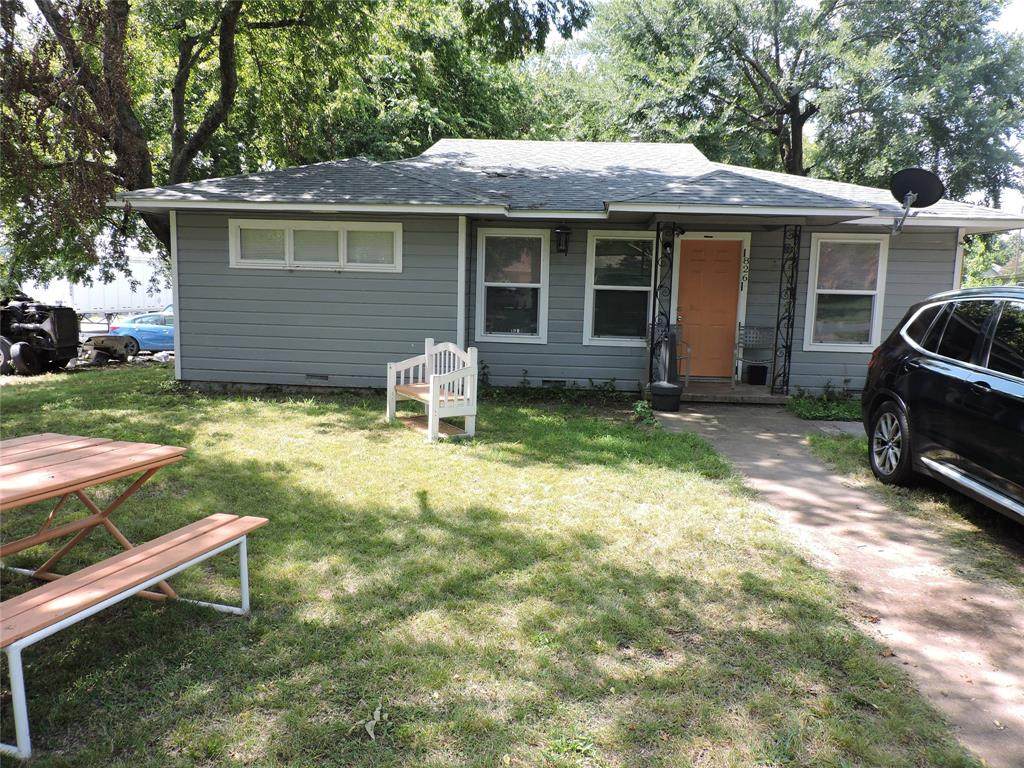 826 Heron Street - Photo 1
