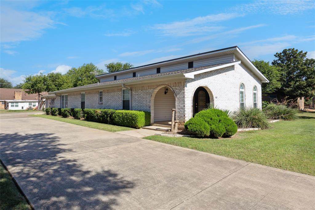 426 Jackson Avenue - Photo 1