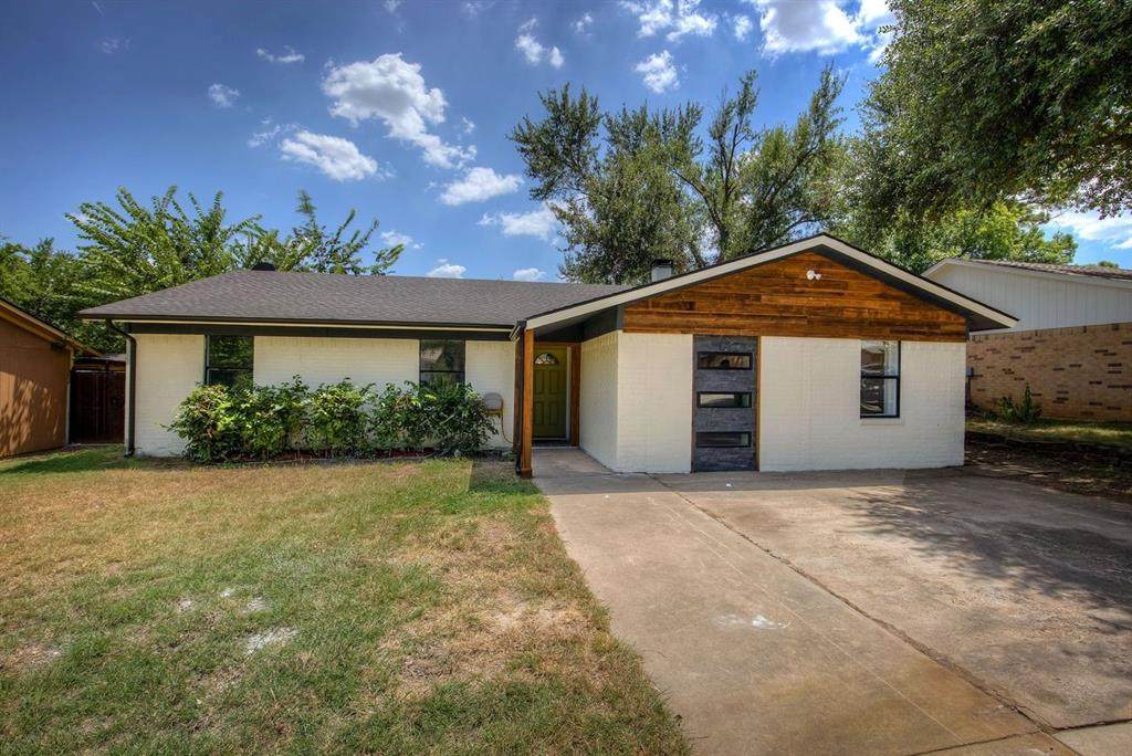 1620 White Oak Court - Photo 1