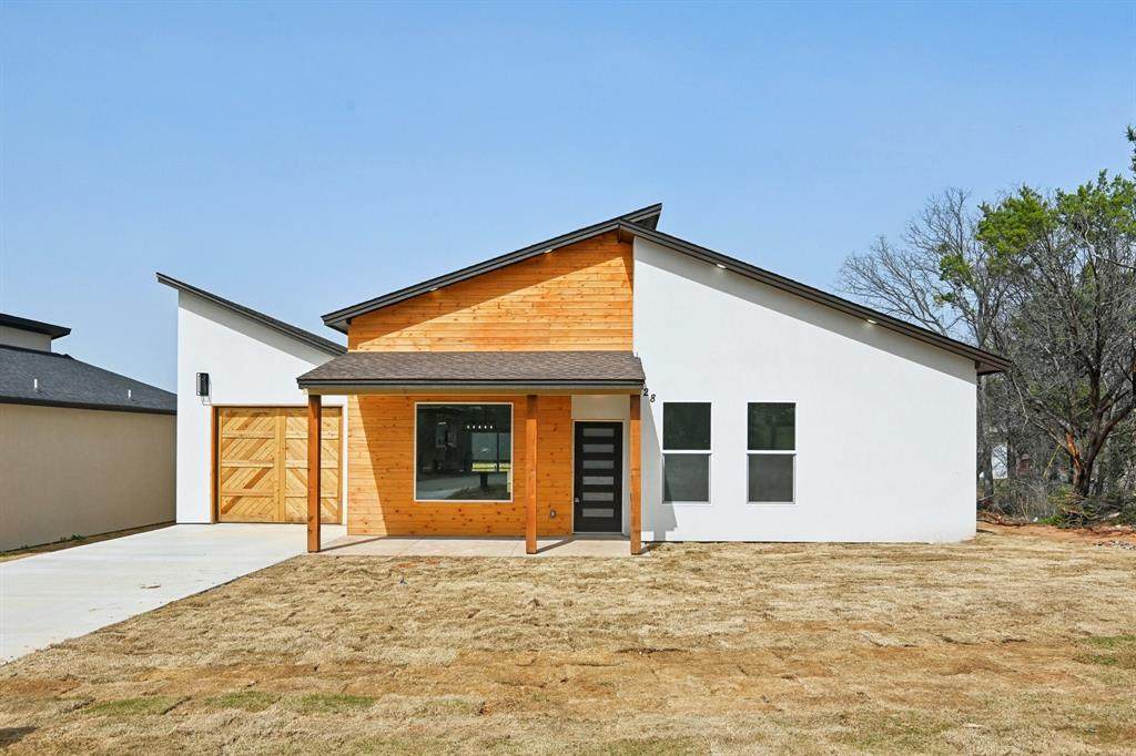 828 Indian Drive - Photo 1