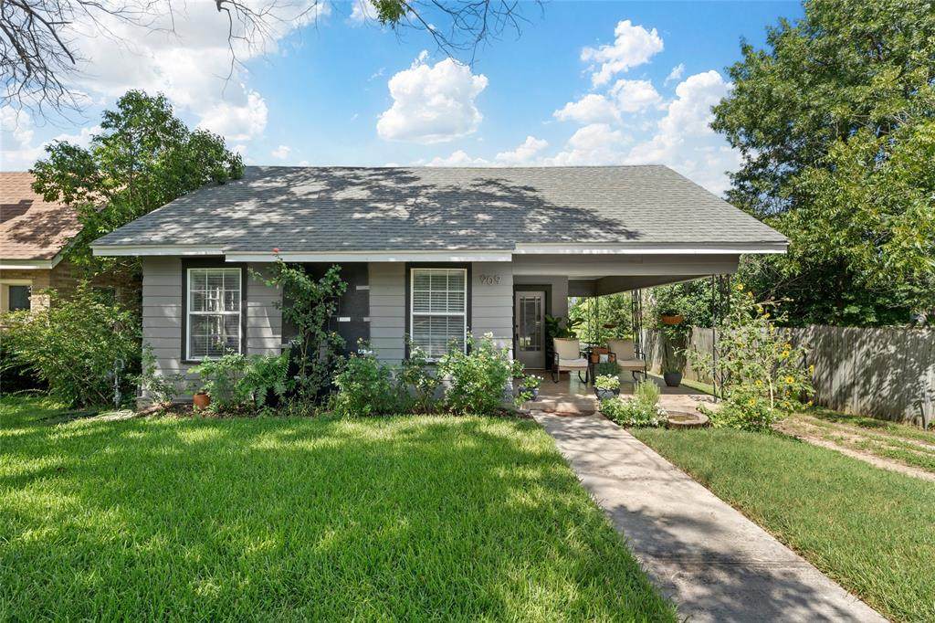 909 34th Street - Photo 1