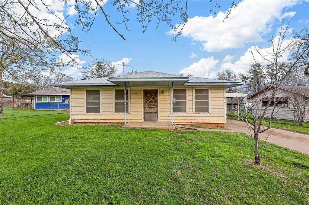 121 County Road 1424 - Photo 1