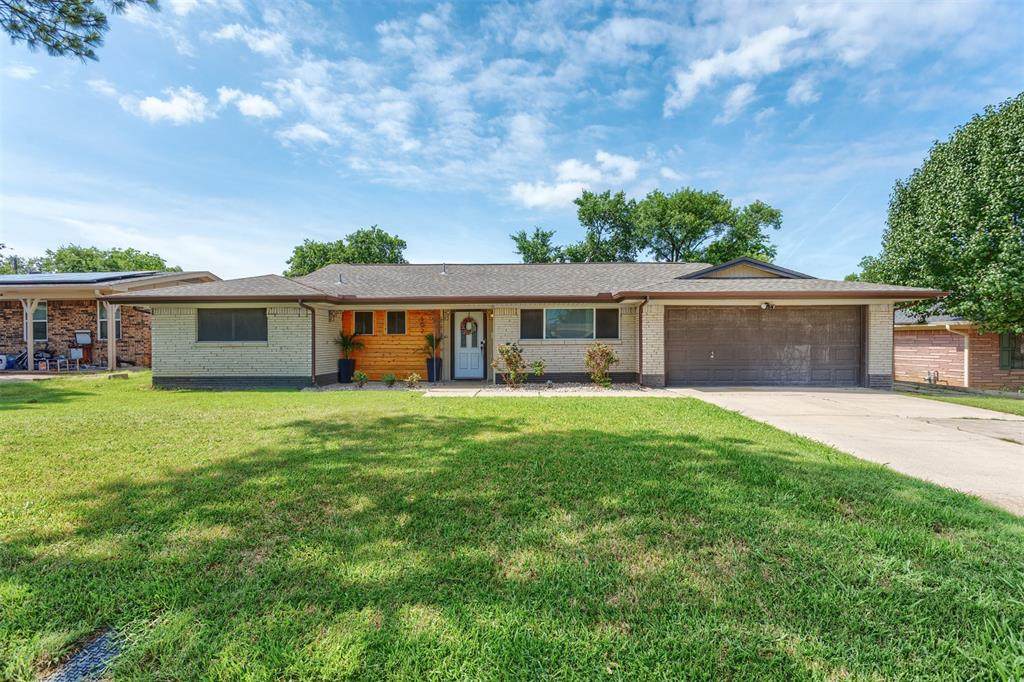 502 Alexander Lane - Photo 1