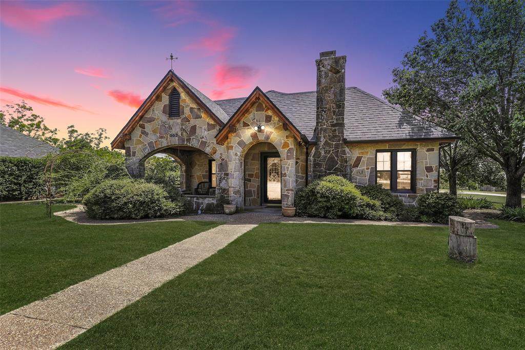 302 Crook Street - Photo 1