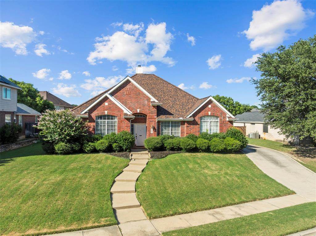 705 Waters Edge - Photo 1