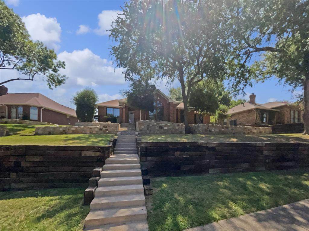 3614 Queenswood Lane - Photo 1