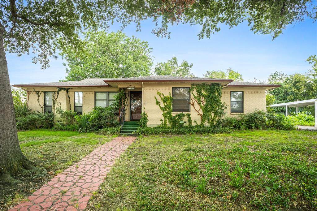 5401 Roberts Street - Photo 1