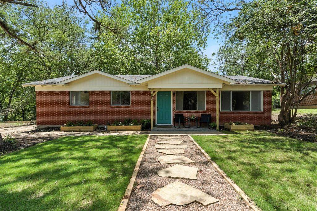 1423 Ball Street - Photo 1