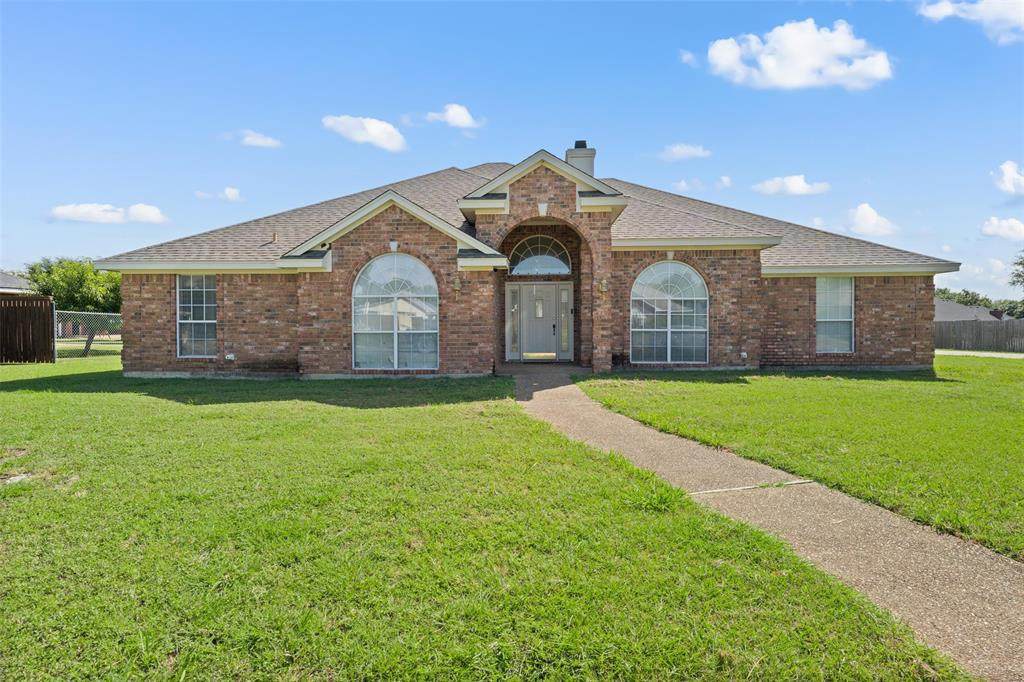 612 Saratoga Drive - Photo 1