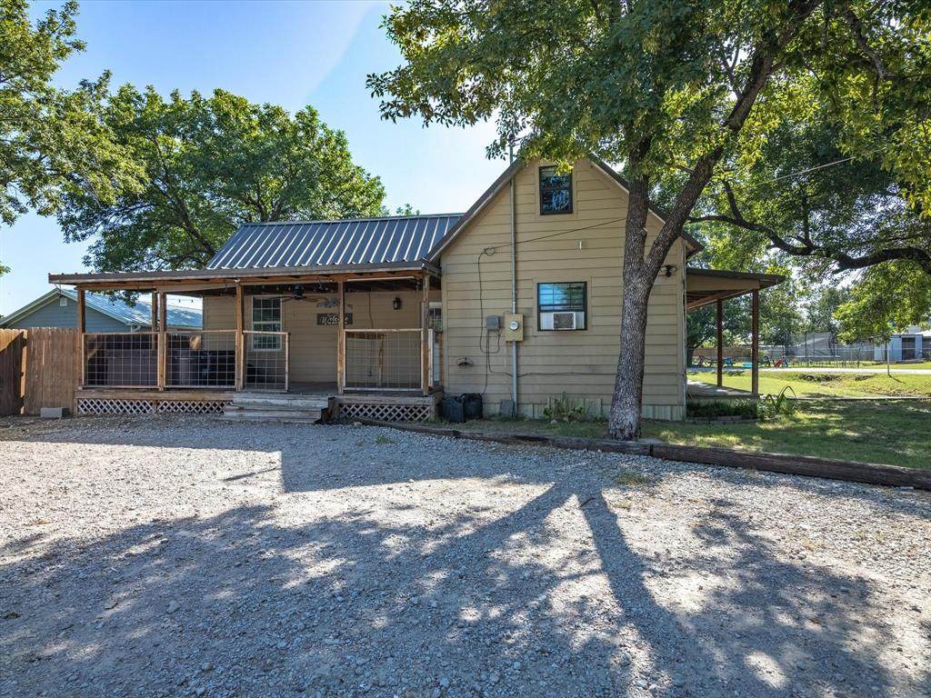 250 Cosey Street - Photo 1