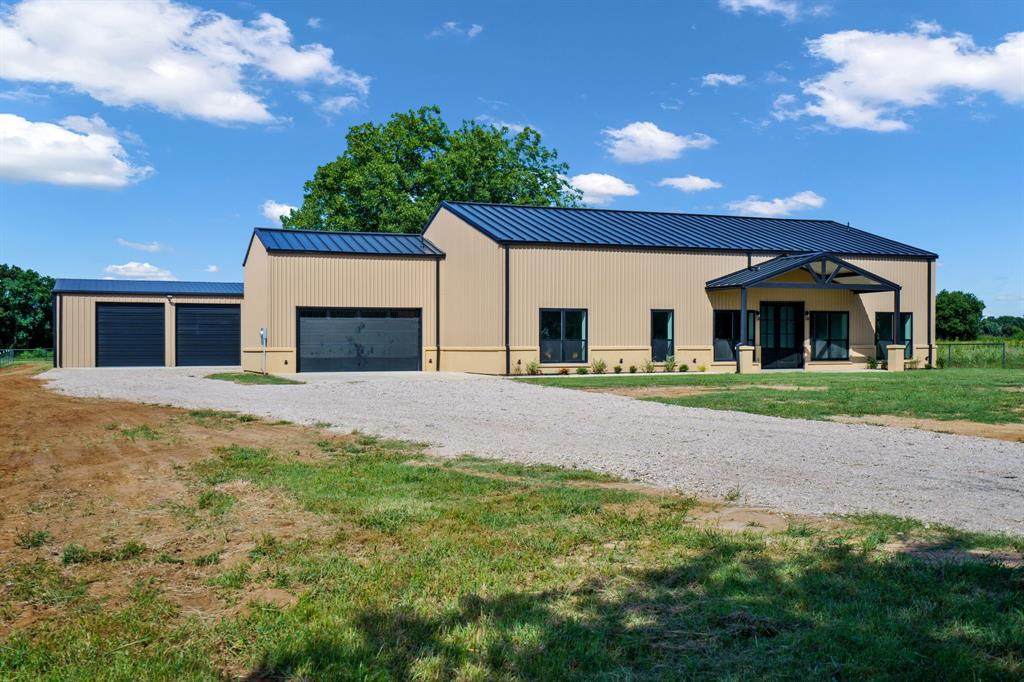 4266 County Road 204 - Photo 1