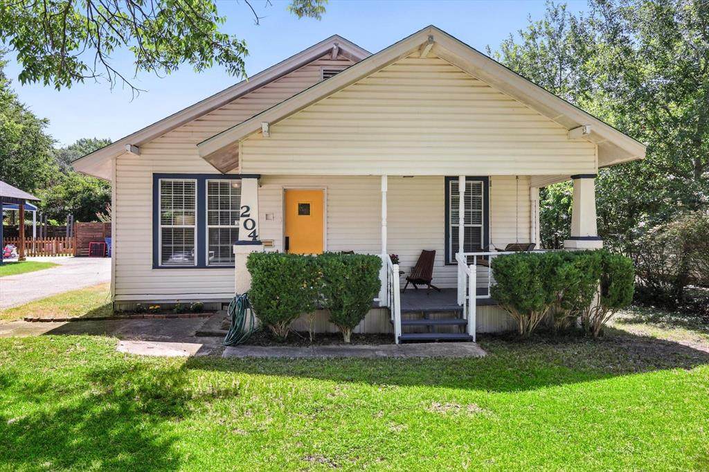 204 University Avenue - Photo 1