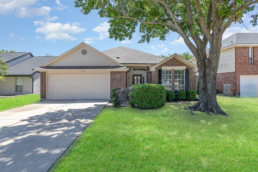 104 Woodcreek Drive - Photo 1