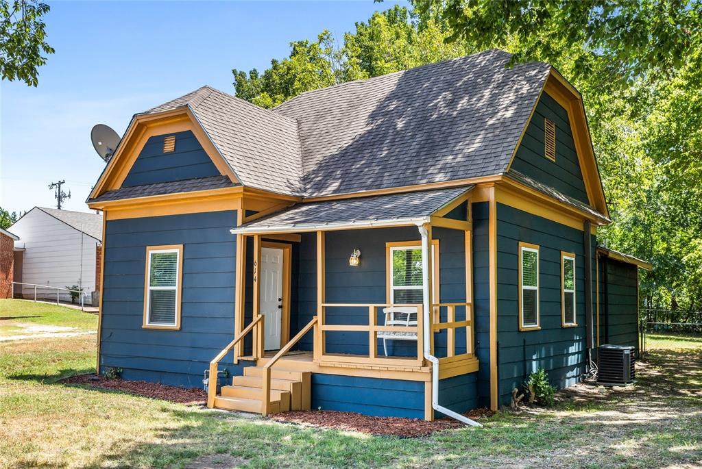 614 Rice Street - Photo 1