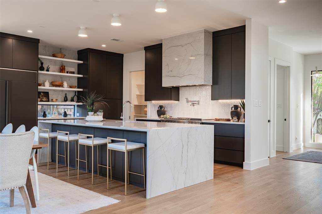 7115 Casa Loma Avenue - Photo 1