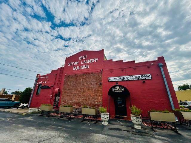 402 Lamar Street - Photo 1