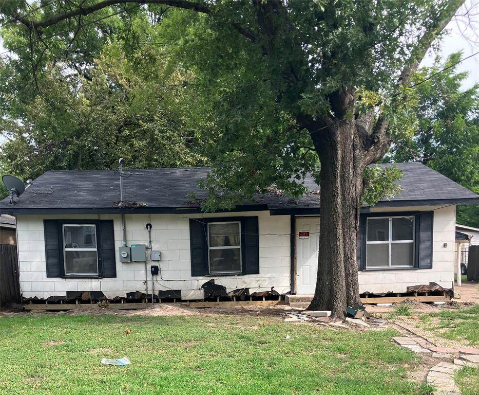 715 9th Avenue - Photo 1