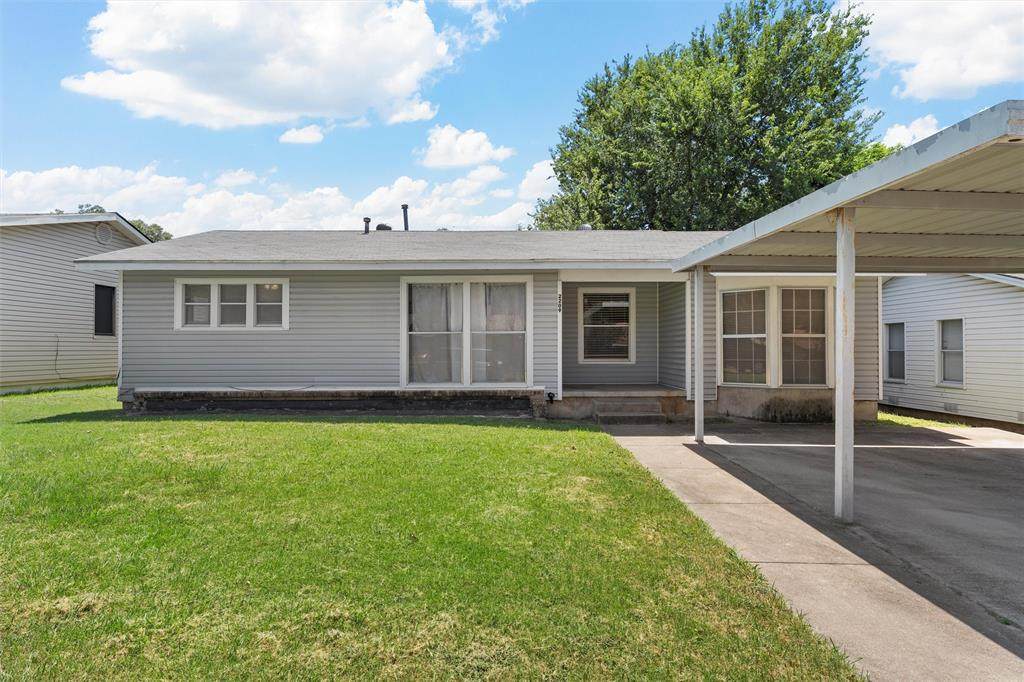 2209 Lee Street - Photo 1