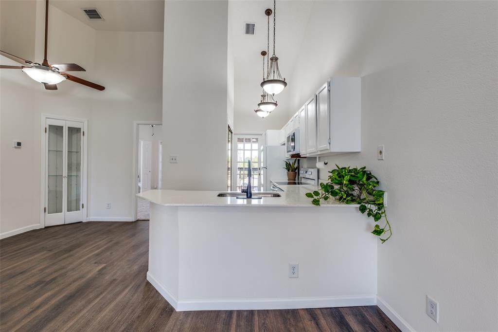 4800 Lovers Lane - Photo 1